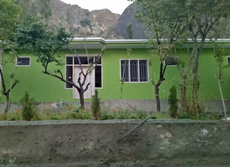 هتل Manokur E Bassa