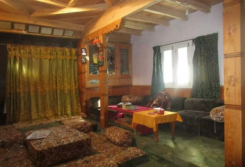 پانسیون Minglig Guest House