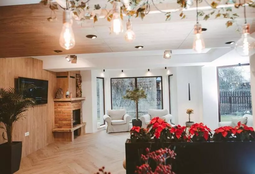 Majatalo Vila Casa Din Gradina