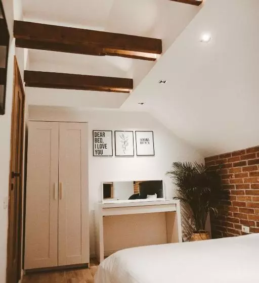 Majatalo Vila Casa Din Gradina