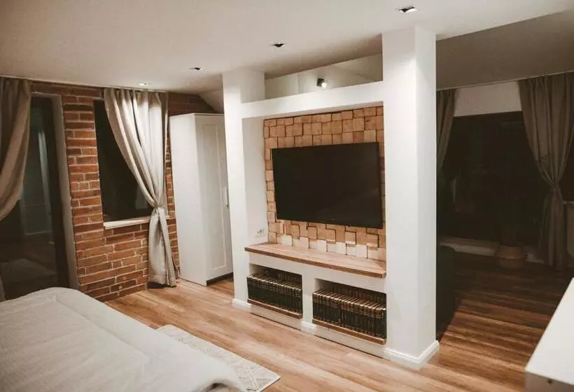 Majatalo Vila Casa Din Gradina