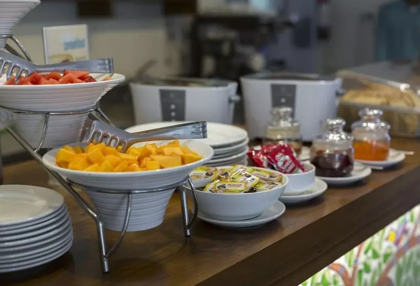 בית מלון כפרי Bloom Boutique L Signature Towers