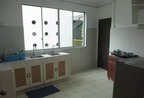 ホテル Habiba Suites