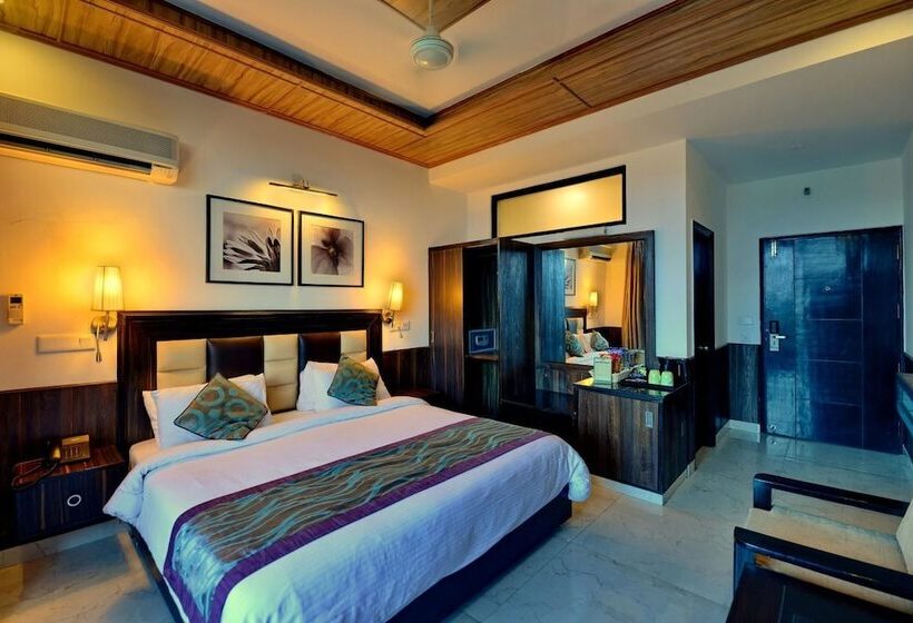 ホテル Kasauli Exotica