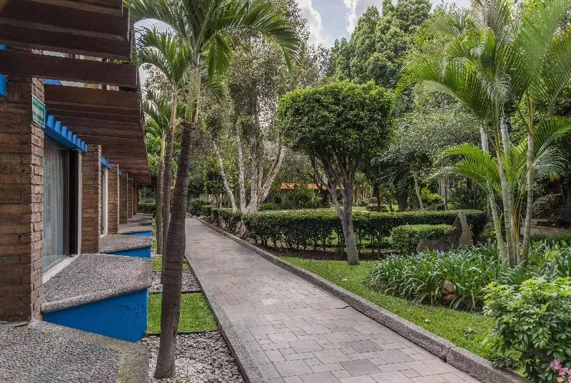 בית מלון כפרי Wyndham Garden Guadalajara Expo Plaza Del Sol