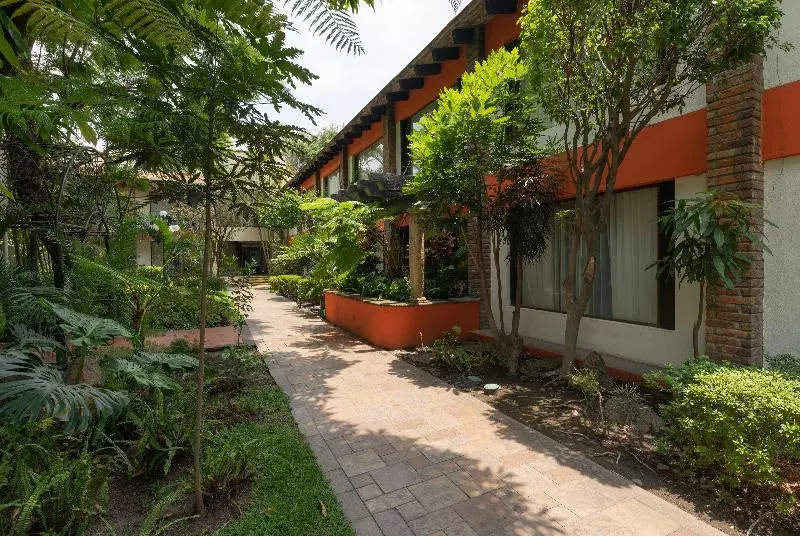 בית מלון כפרי Wyndham Garden Guadalajara Expo Plaza Del Sol