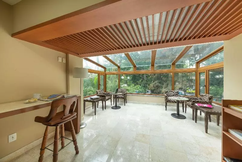 בית מלון כפרי Wyndham Garden Guadalajara Expo Plaza Del Sol