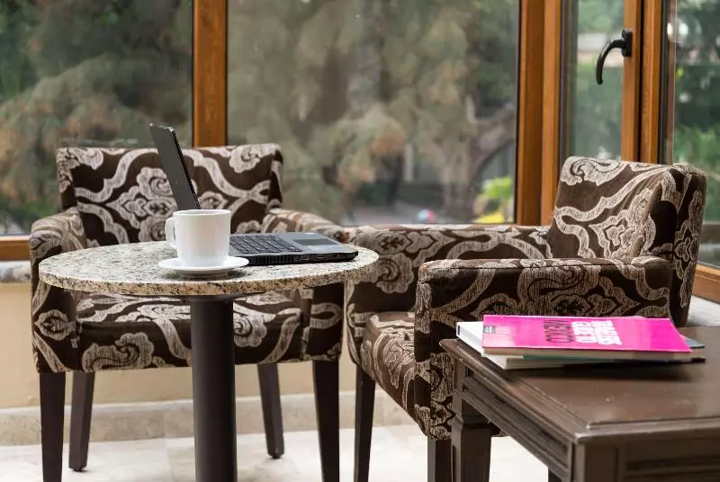 בית מלון כפרי Wyndham Garden Guadalajara Expo Plaza Del Sol