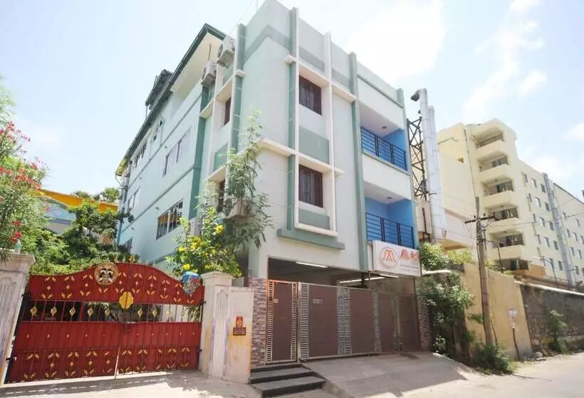 Max Classic Serviced Apartment