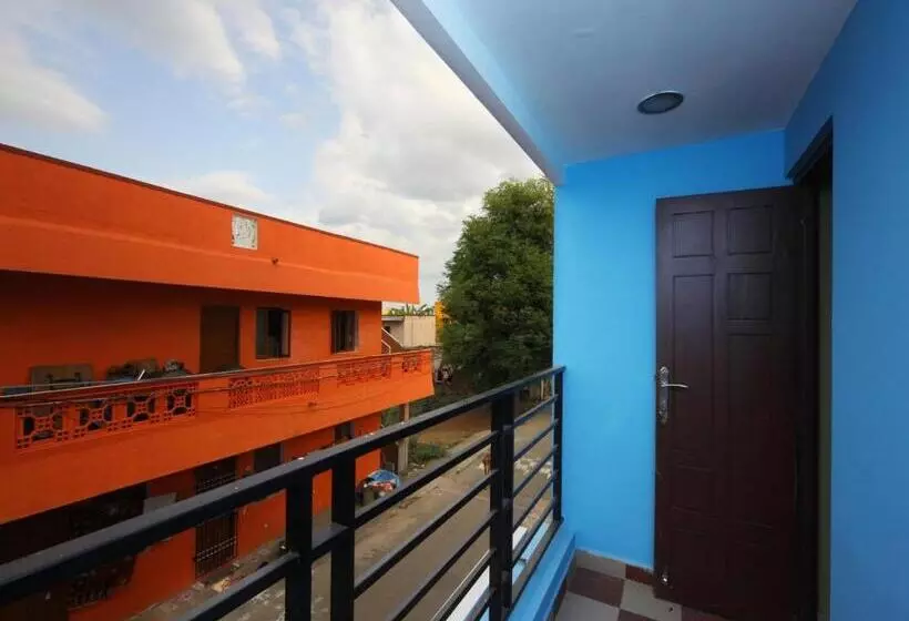 Max Classic Serviced Apartment