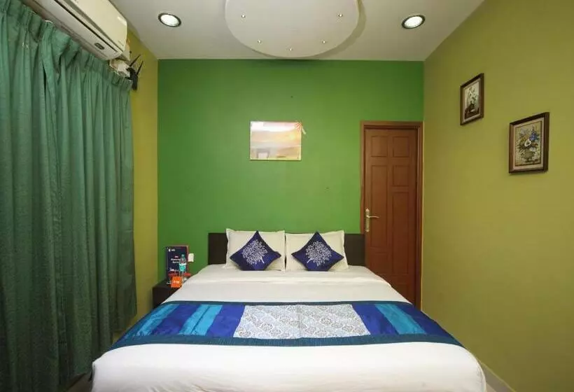 Max Classic Serviced Apartment