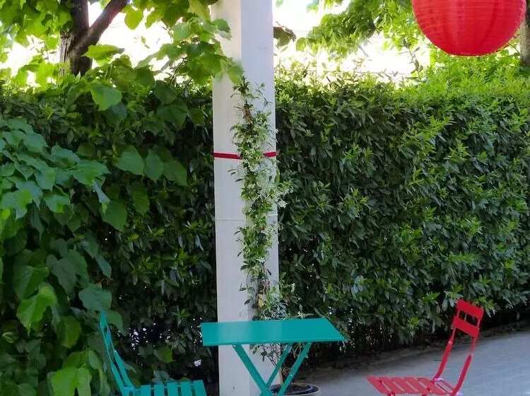 Meet Gardalake Hostel