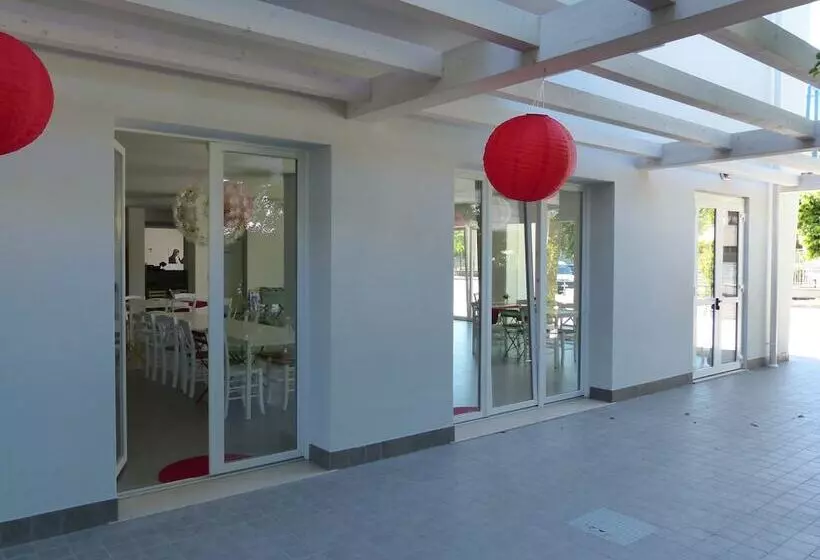 Meet Gardalake Hostel