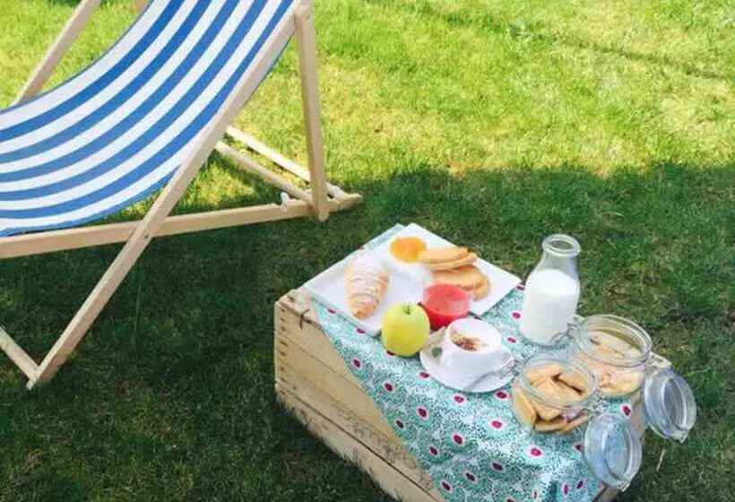 Meet Gardalake Hostel