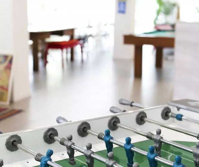 Meet Gardalake Hostel