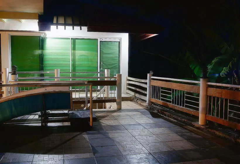 اقامتگاه Althea's Place Palawan