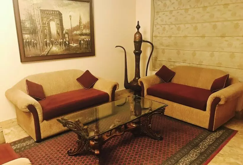 Skylink Suites Bed & Breakfast