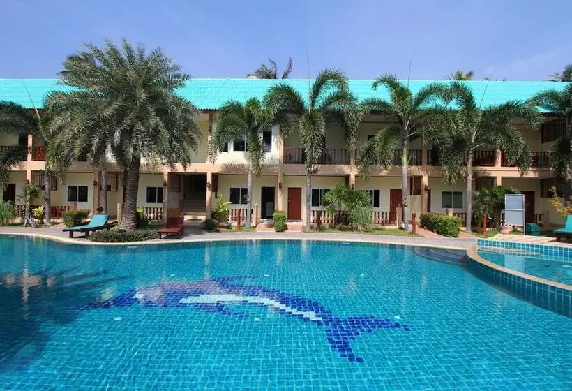 The Green Beach Resort