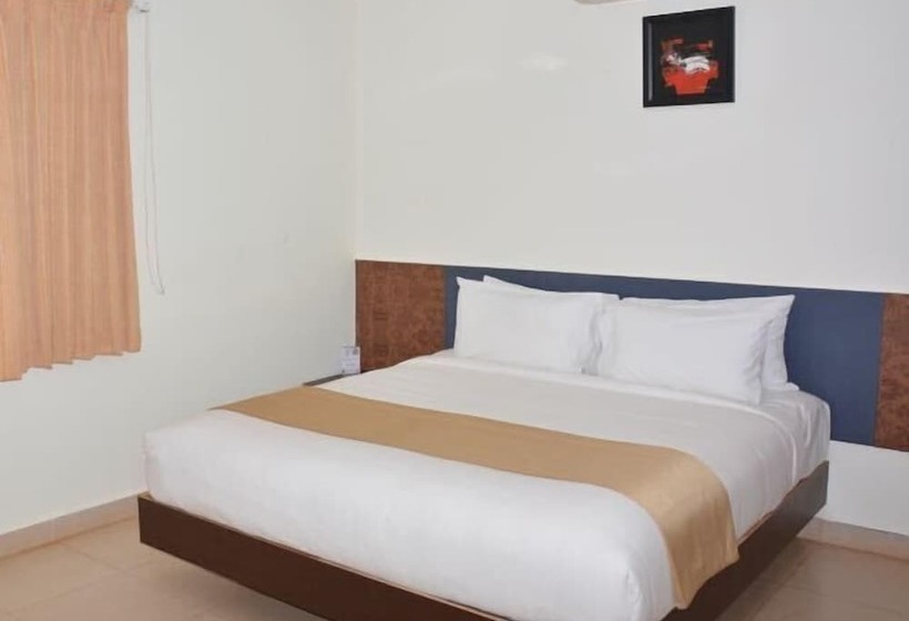 호텔 Zip Raashi Farm