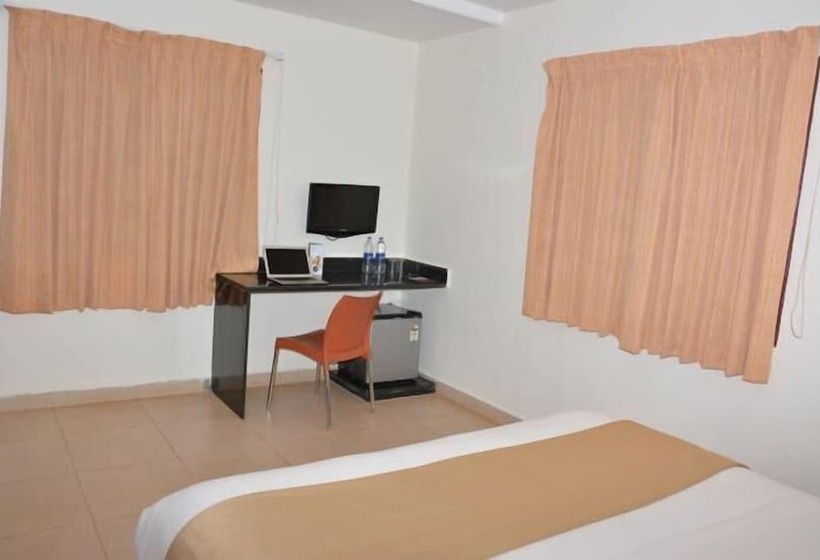 호텔 Zip Raashi Farm