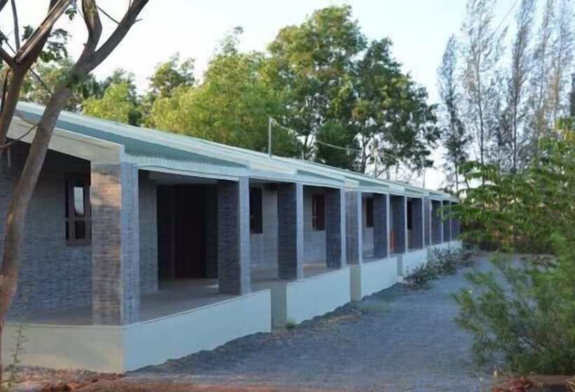 호텔 Zip Raashi Farm