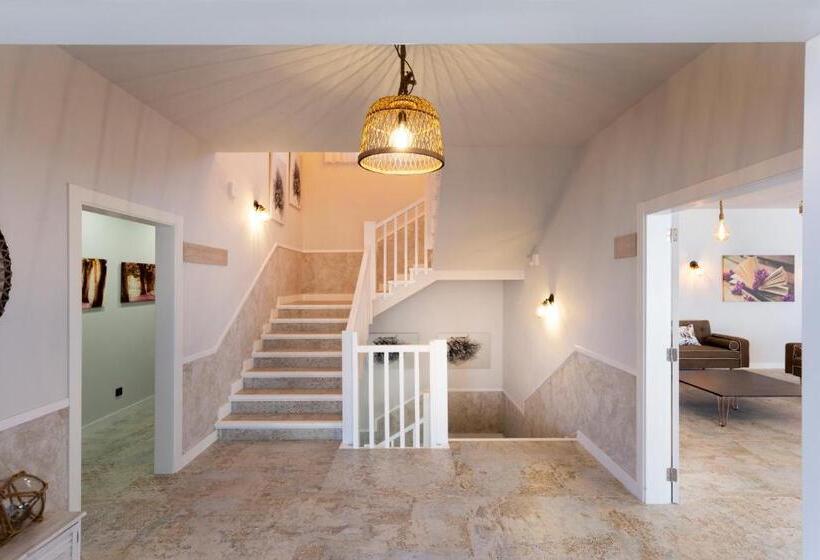 Отель Espai Vidrà