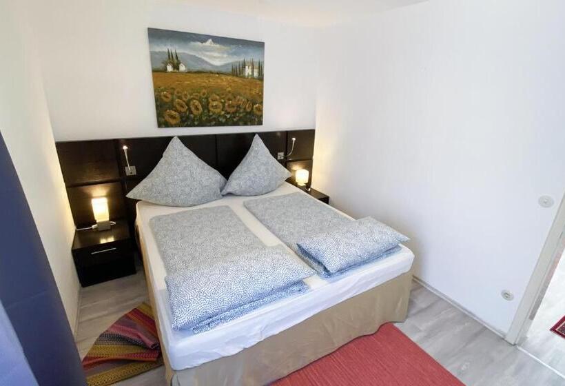 Отель Garni Bad Café Bad Niedernau