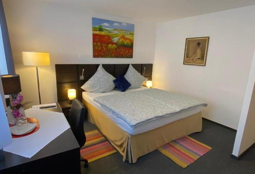 Отель Garni Bad Café Bad Niedernau