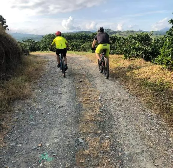 Hotelli Hacienda La Mesa Coffee Farm
