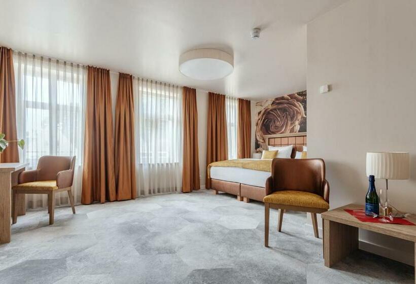 ホテル & Restaurant Rödersaal