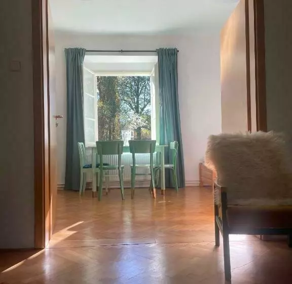 Hotelli Zámek Nečtiny