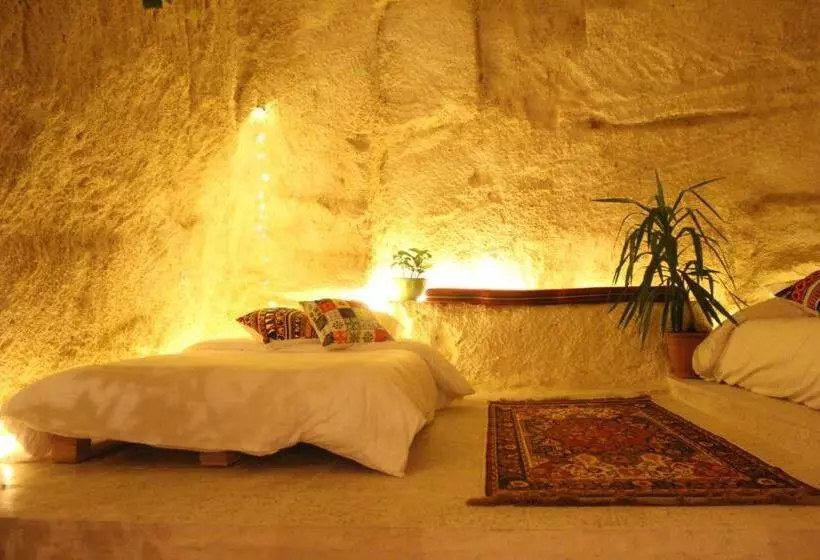 پانسیون 7 Caves