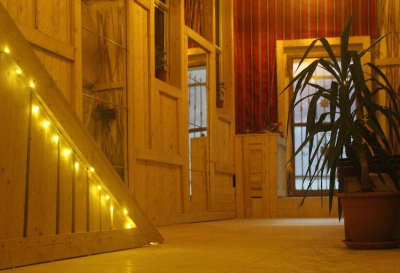 پانسیون 7 Caves