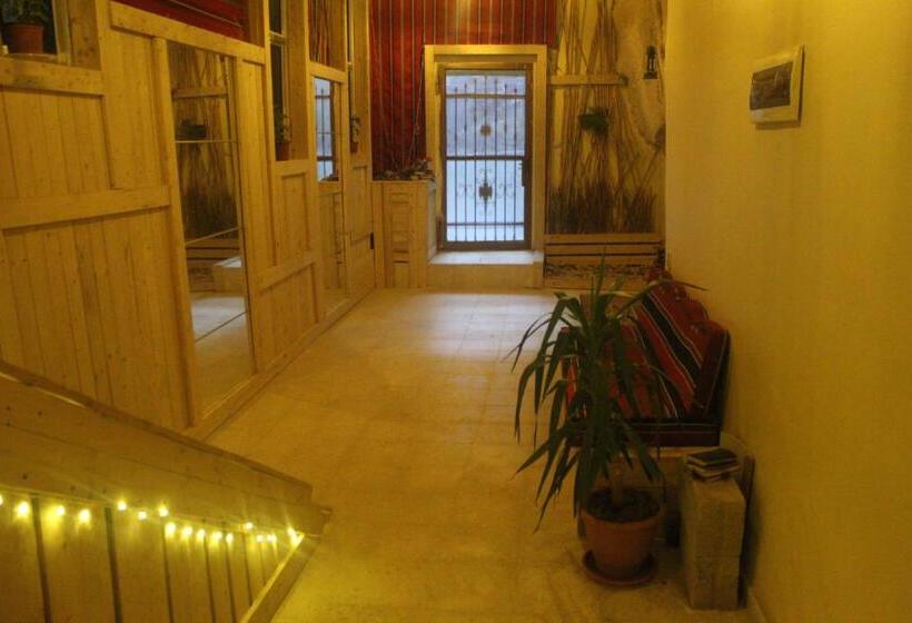 پانسیون 7 Caves