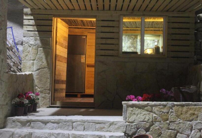 پانسیون 7 Caves