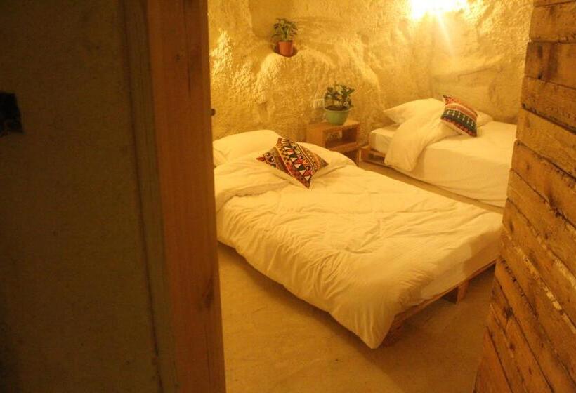 پانسیون 7 Caves