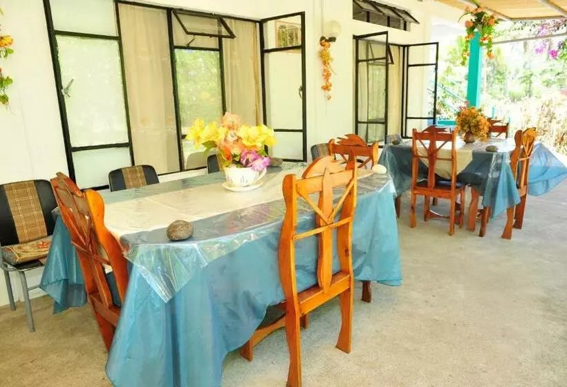 پانسیون Chez Ronald Guest House