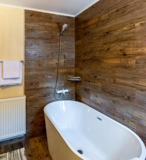 بنسيون Vila Mesteacanul