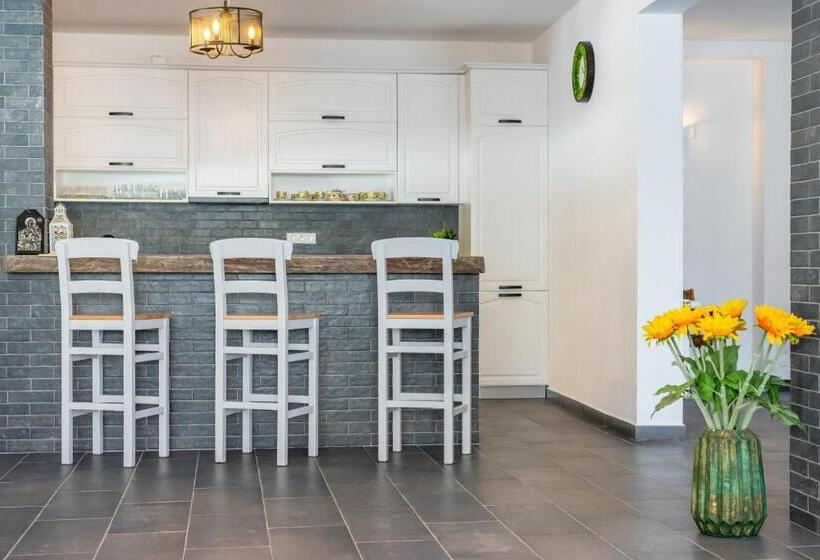 بنسيون Vila Mesteacanul