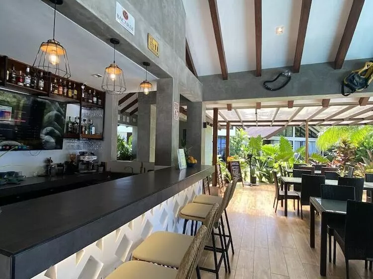 Amila Dive Beach Resort