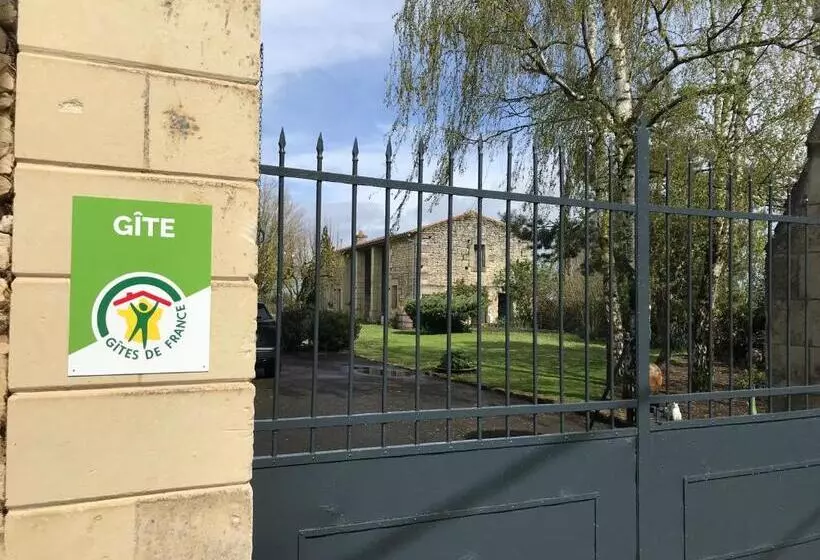 Aamiaismajoitus (B&B) Gîte Au Boom Coeur   Petit Déjeuner Inclus   Spa En Option