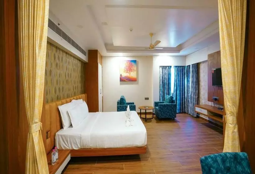 Hotelli Kovvuru Grand