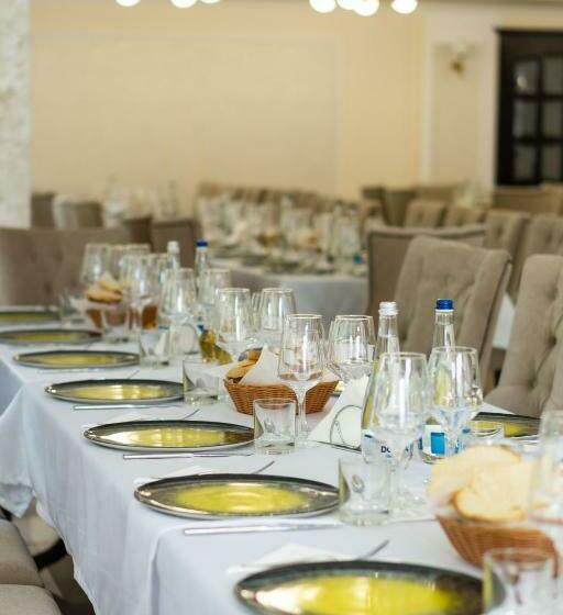 فندق Perla Dacilor