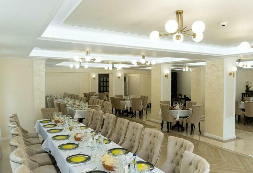 فندق Perla Dacilor