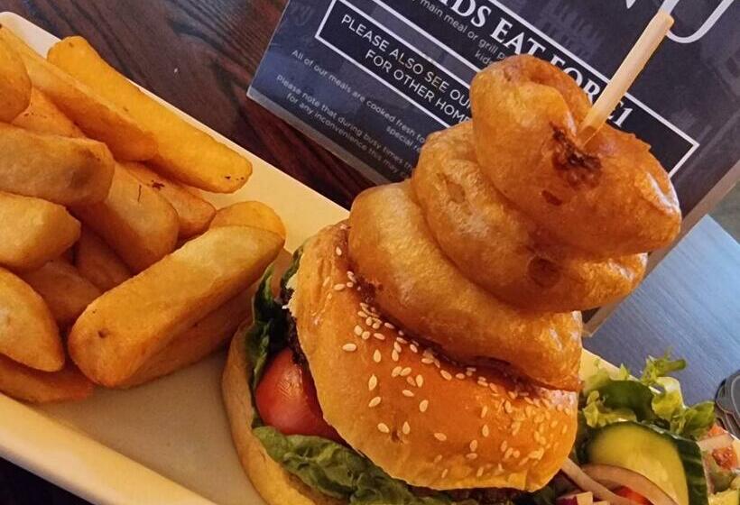 Отель The Railway Crossings