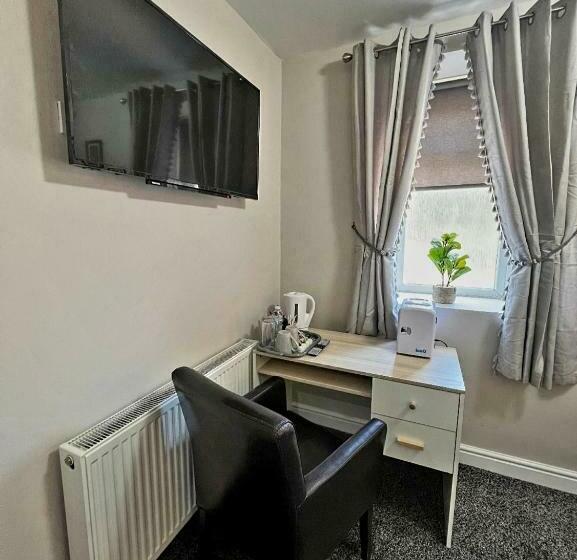 Отель The Railway Crossings