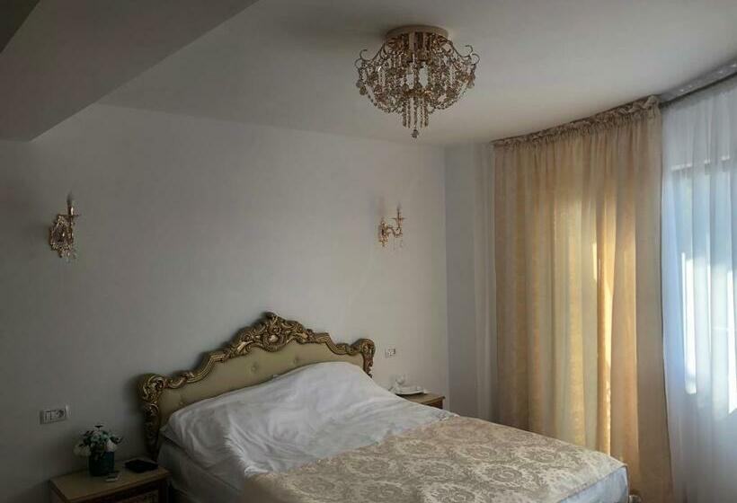 פנסיון Florena House