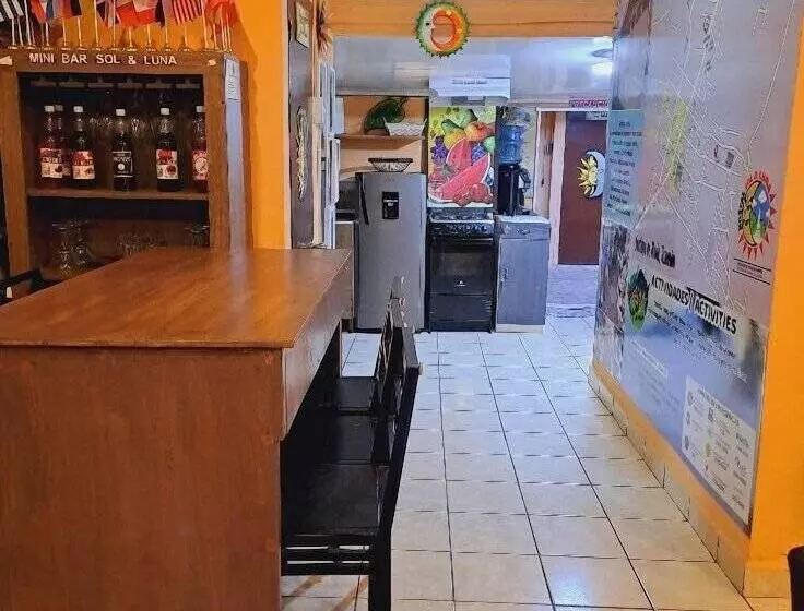 پانسیون Hostal Sol Y Luna   Hostel