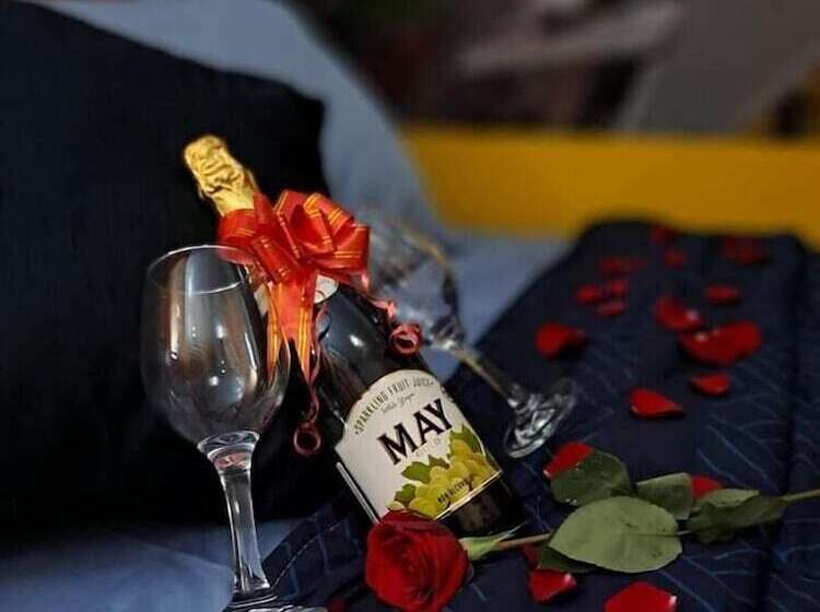 پانسیون Hostal Sol Y Luna Hostel