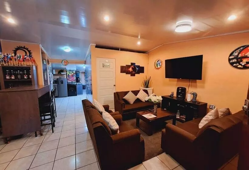 پانسیون Hostal Sol Y Luna   Hostel